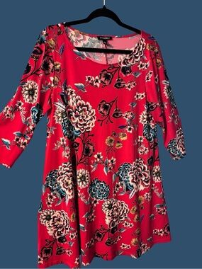 Roz & Ali Red Floral Long Sleeve Swing Top